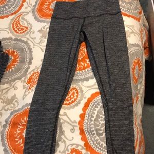 Lululemon wunder under size 4